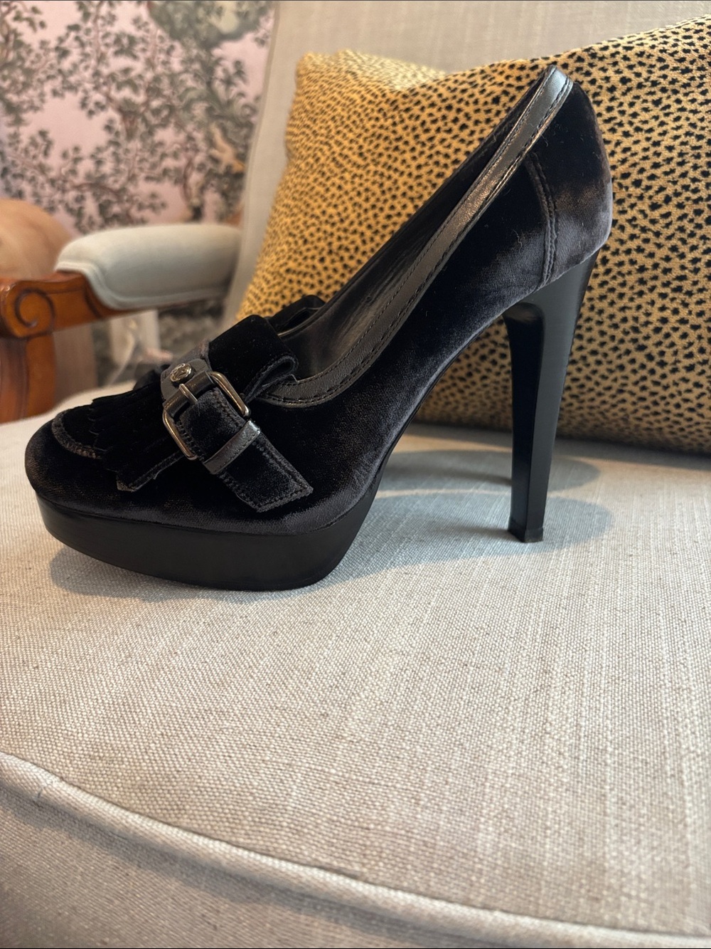EUC Vintage Stuart Weitzman Stiletto  velvet loafers 7.5